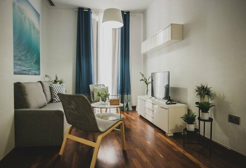 Azz Sevilla Torre de La Plata Apartamentos