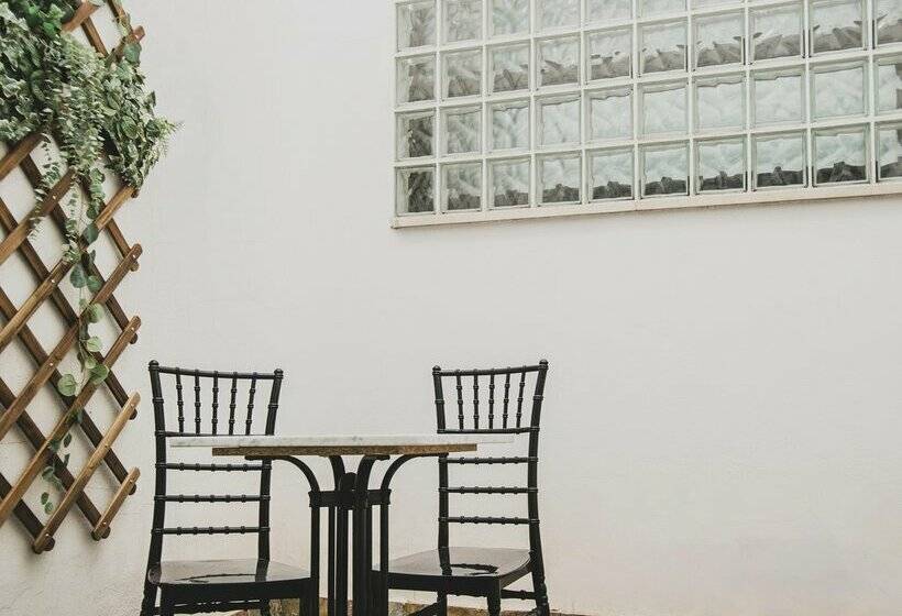 Azz Sevilla Torre de La Plata Apartamentos