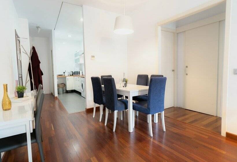 Azz Sevilla Torre de La Plata Apartamentos