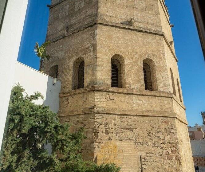 Azz Sevilla Torre de La Plata Apartamentos