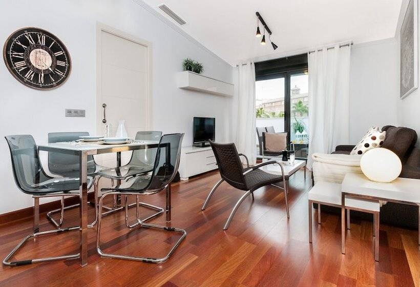 Azz Sevilla Torre de La Plata Apartamentos