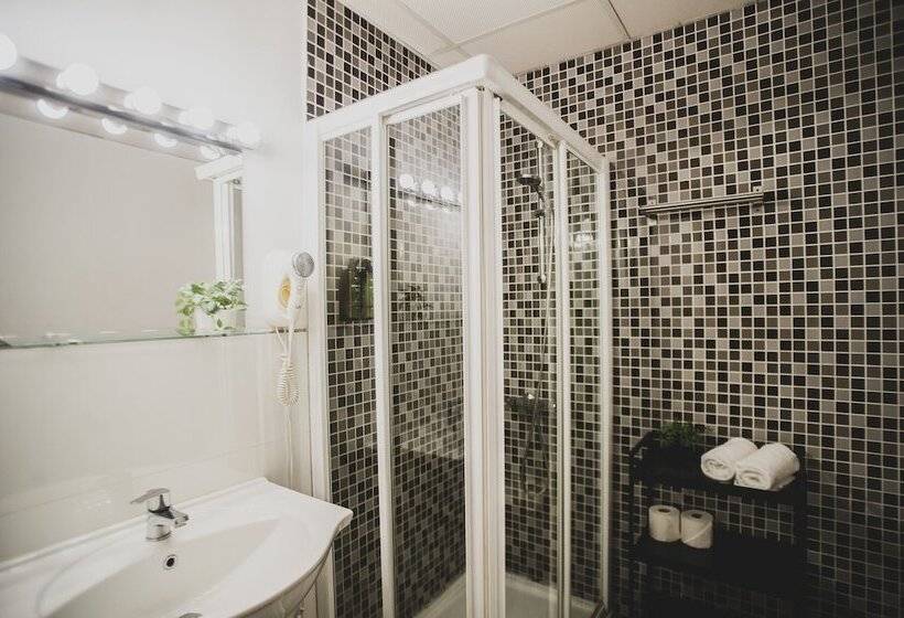 Azz Sevilla Torre de La Plata Apartamentos