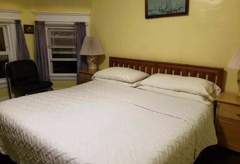 Harbor House Bed And Breakfast
