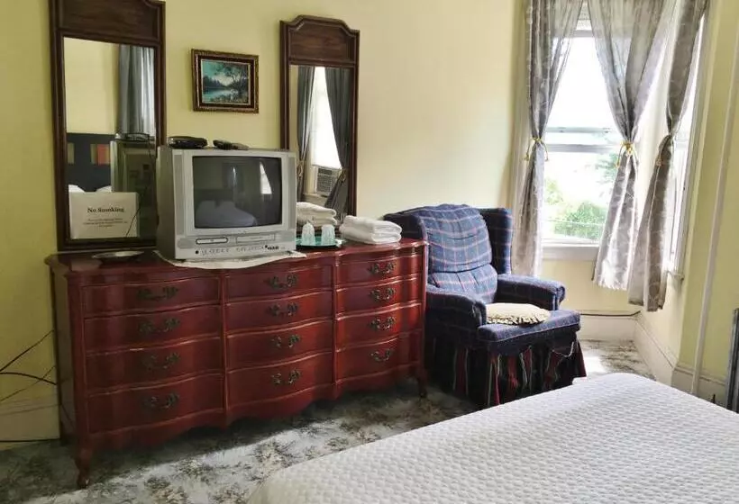 Harbor House Bed And Breakfast