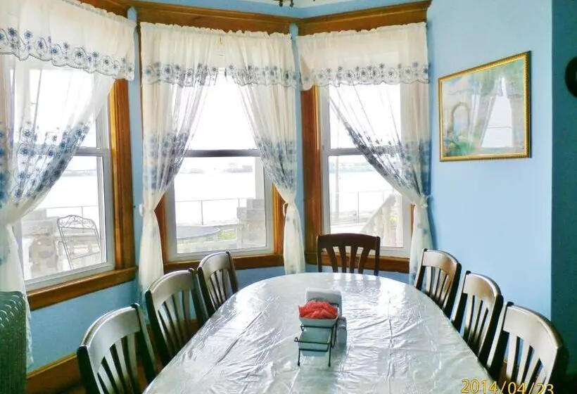 Harbor House Bed And Breakfast