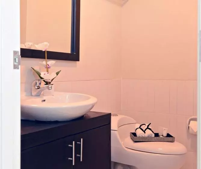 Home Edge Accommodations @ Tivoli Garden Residences