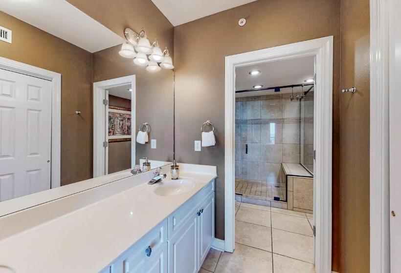 Отель Admirals Quarters 308