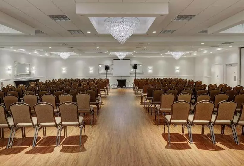 Days Hotel By Wyndham Toms River Jersey Shore