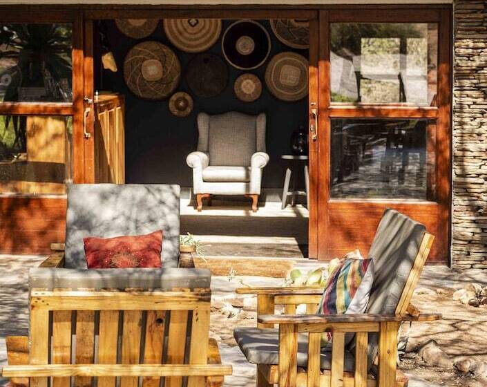 בית מלון כפרי Ku Sungula Safari Lodge