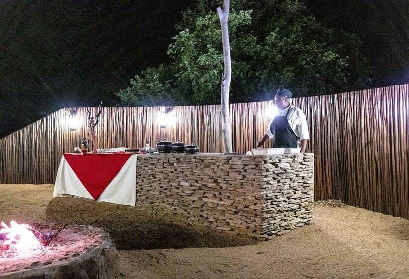 בית מלון כפרי Ku Sungula Safari Lodge