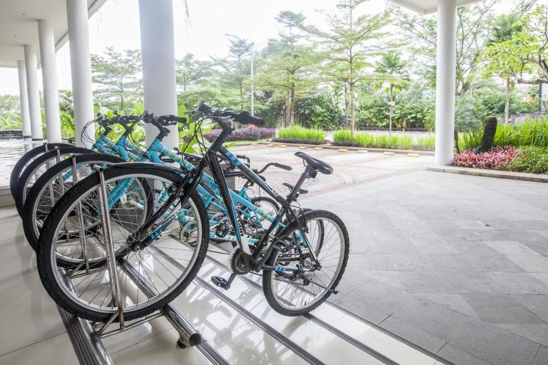 Szálloda Padjadjaran Suites Resort And Convention