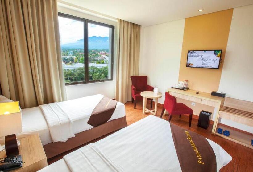Szálloda Padjadjaran Suites Resort And Convention