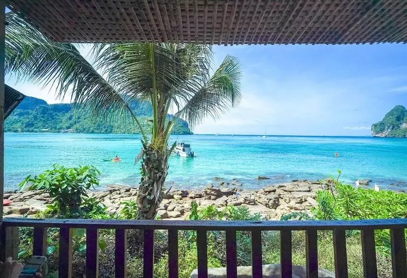 Otel Phi Phi Cozy Seafront Resort
