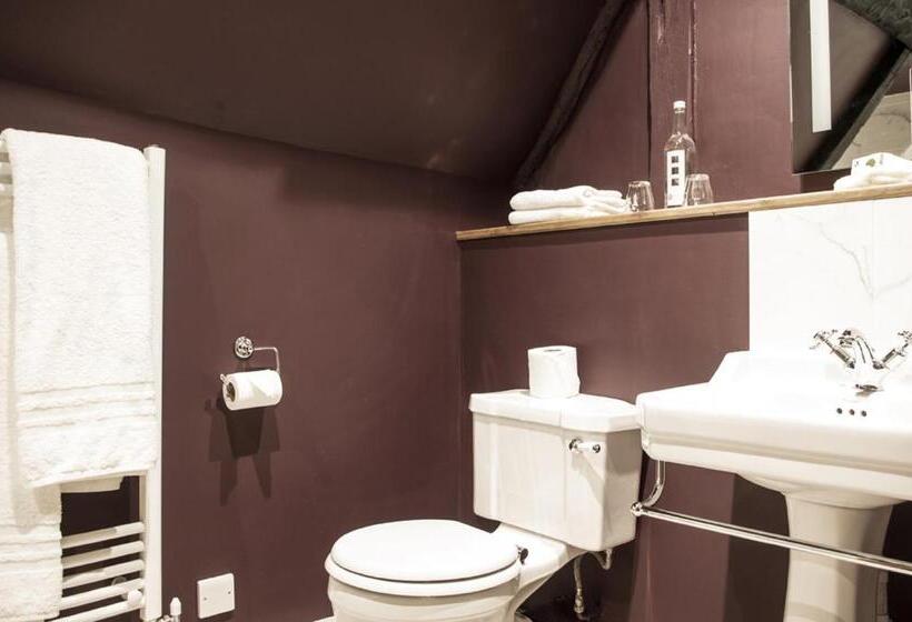 Отель The Greyhound Inn