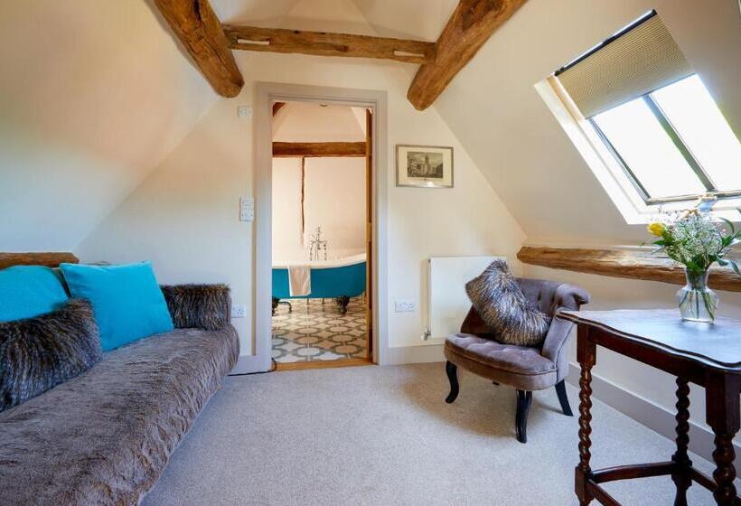 Отель The Greyhound Inn