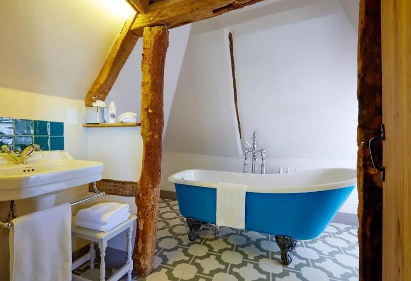 Отель The Greyhound Inn