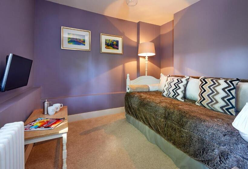 Отель The Greyhound Inn