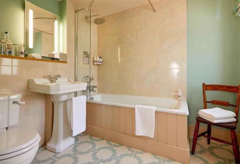 Отель The Greyhound Inn