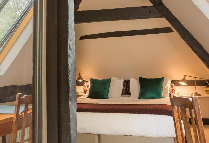 Отель The Greyhound Inn