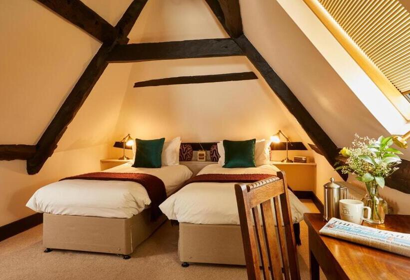 Отель The Greyhound Inn