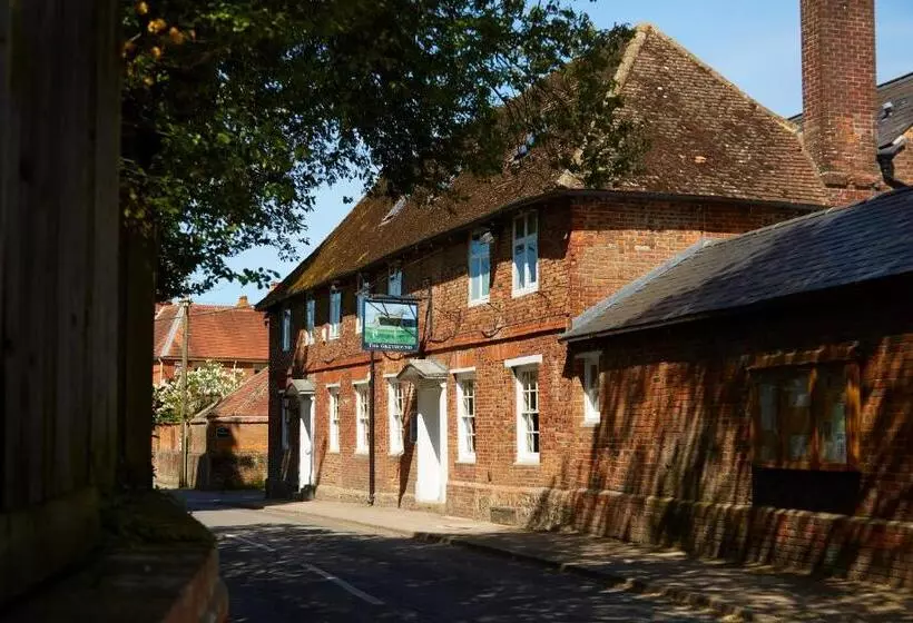 ホテル The Greyhound Inn