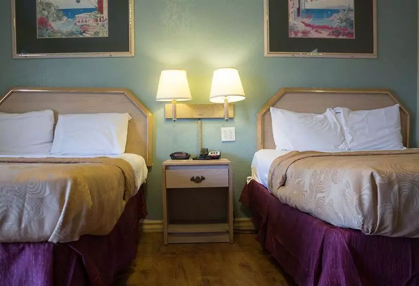 モーテル Regency Inn & Suites