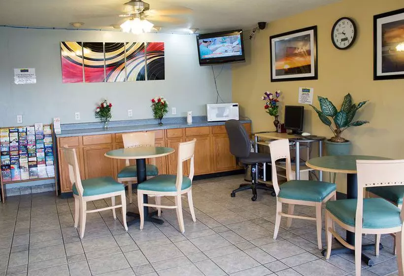 モーテル Regency Inn & Suites