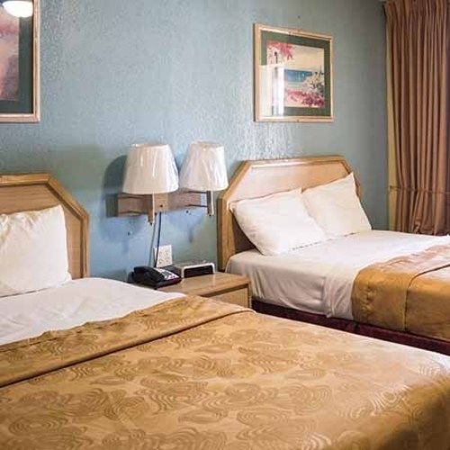 מוטל Regency Inn & Suites