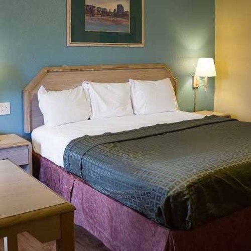 מוטל Regency Inn & Suites