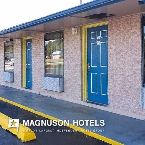 モーテル Regency Inn & Suites