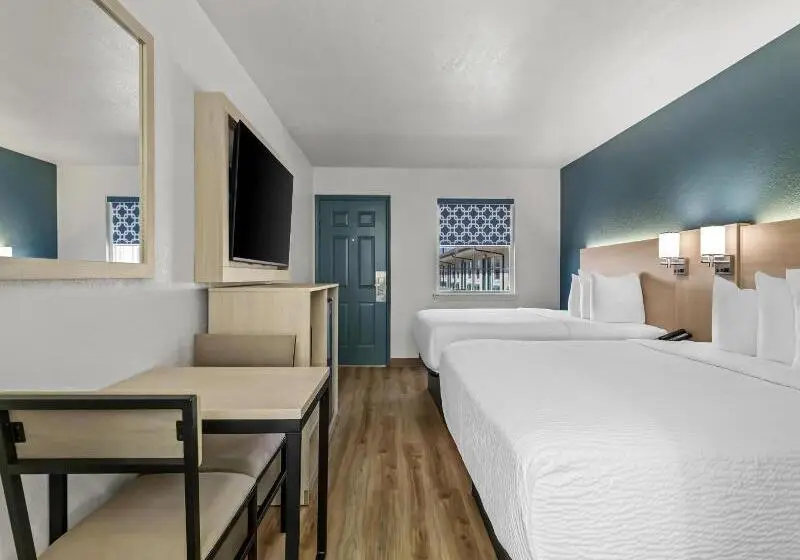 モーテル Regency Inn & Suites