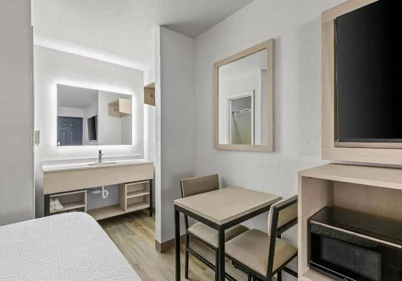 モーテル Regency Inn & Suites