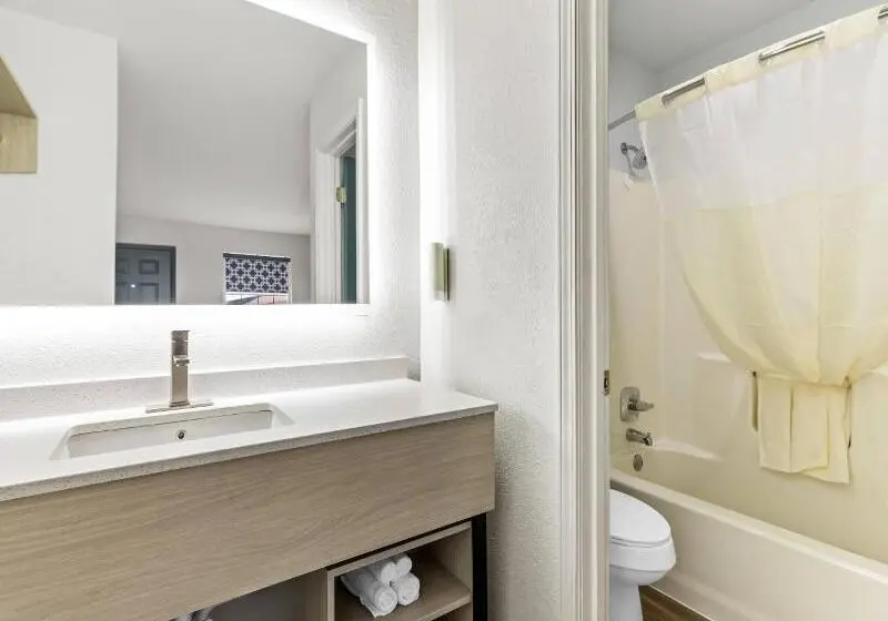 モーテル Regency Inn & Suites