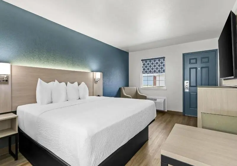 モーテル Regency Inn & Suites
