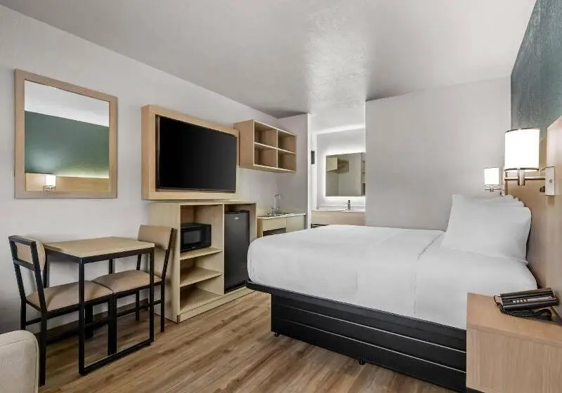 モーテル Regency Inn & Suites