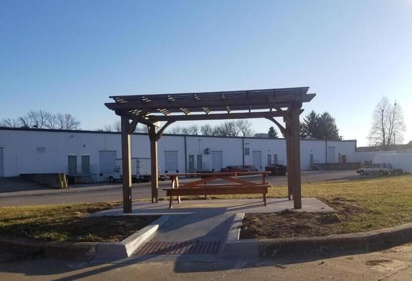 فندق على الطريق Rodeway Inn Urbana Champaign University Area