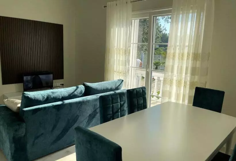 ホテル Frenki S Residence