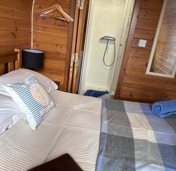 צימר Sea And Mountain View Luxury Glamping Pods Heated