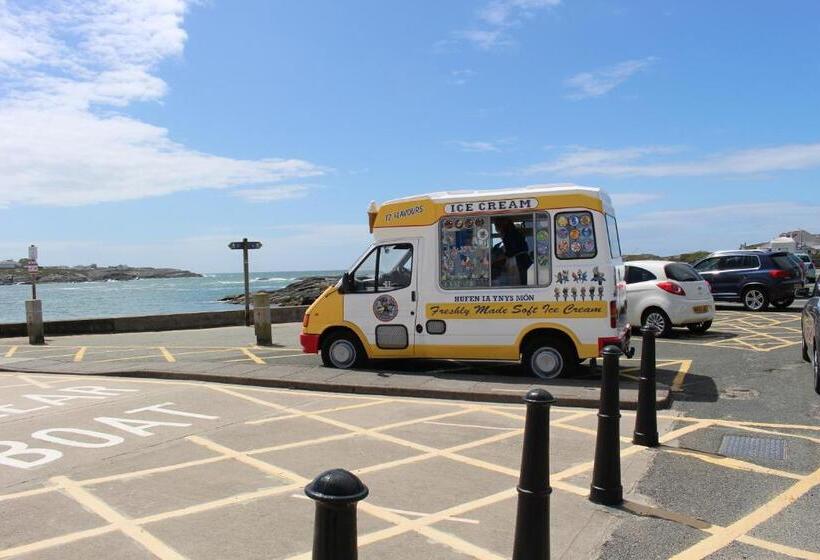 צימר Sea And Mountain View Luxury Glamping Pods Heated