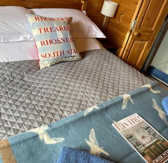 צימר Sea And Mountain View Luxury Glamping Pods Heated