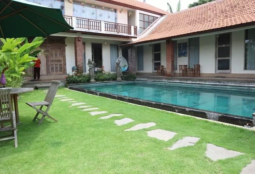 Hotelli Pondok Tulasi Semaya House
