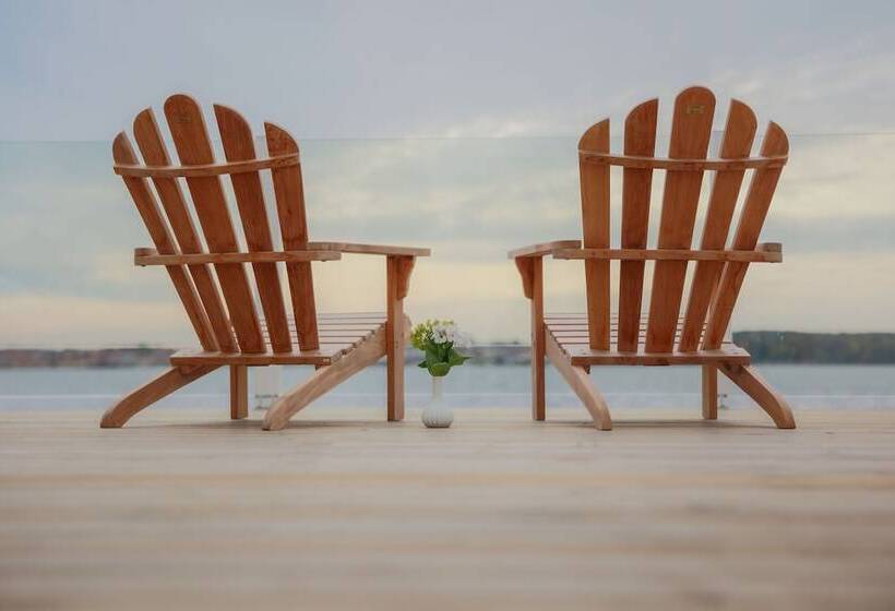 פונדק Hørby Færgekro