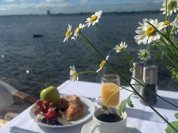 客栈  Hørby Færgekro