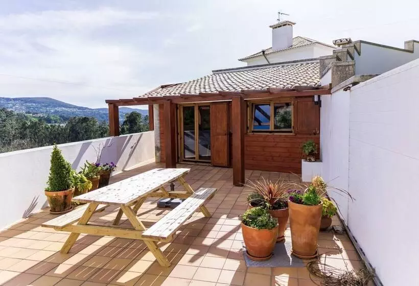 Hotelli Coliving The Valley Portugal With Coworking Space Open 24 7