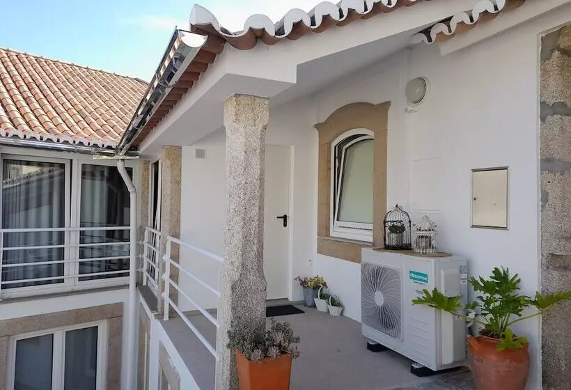 Hotelli Coliving The Valley Portugal With Coworking Space Open 24 7