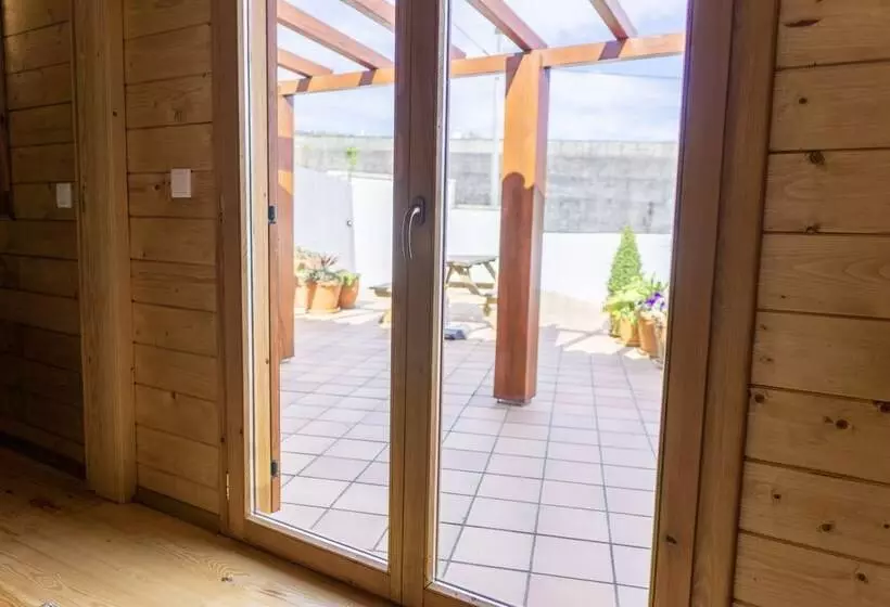 Hotelli Coliving The Valley Portugal With Coworking Space Open 24 7