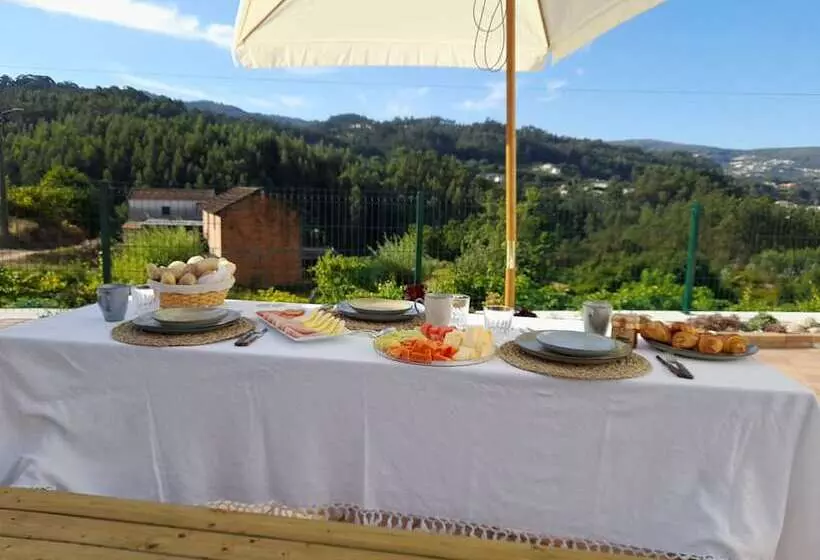 Hotelli Coliving The Valley Portugal With Coworking Space Open 24 7