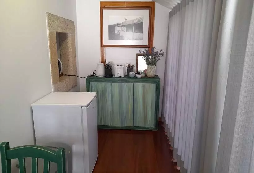 Hotelli Coliving The Valley Portugal With Coworking Space Open 24 7