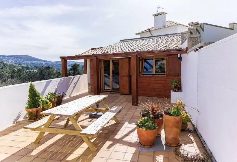 Hotelli Coliving The Valley Portugal With Coworking Space Open 24 7