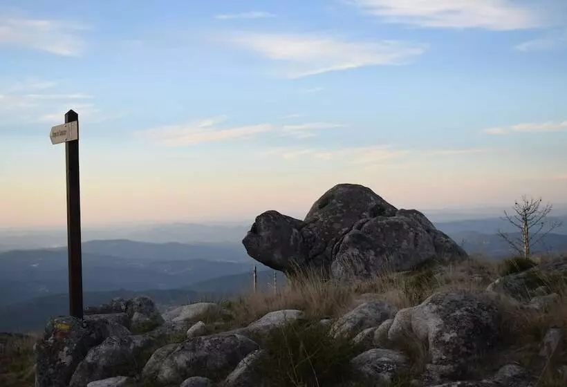 Hotelli Coliving The Valley Portugal With Coworking Space Open 24 7